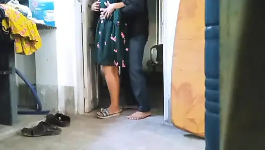 Dorfmädchen bekam ihr muschi-loch von ihrem unterricht vergrößert