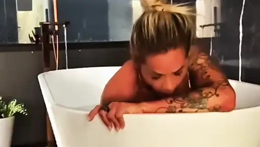 Crown tüylerine vajina vermek istiyordu