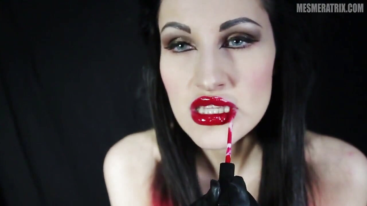 Succubus se întoarce...