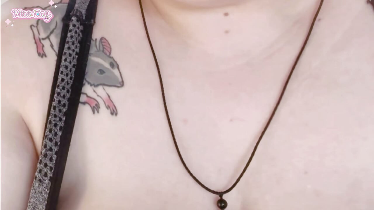 POV 롤플레이: 냄새 나는 겨드랑이 냄새를 맡게 해주는 룸메이트