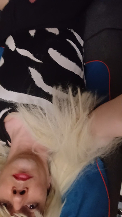 Lola Saddnes - Sissy Slut Exposed in Stockings