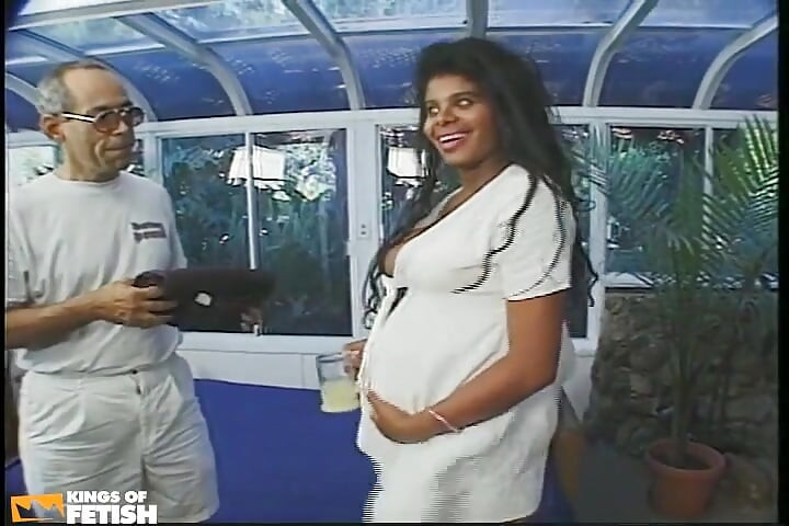 Two Guys Share Pussy and Mouth of a Pregnant Ebony