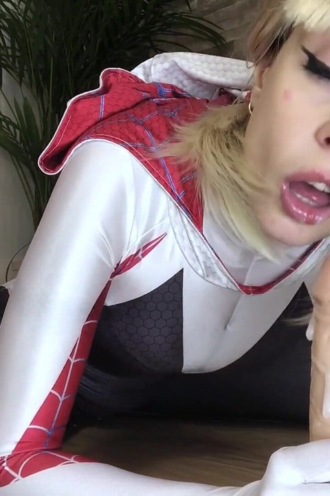 Spider Gwen Cosplay. Muie și ejaculare facială