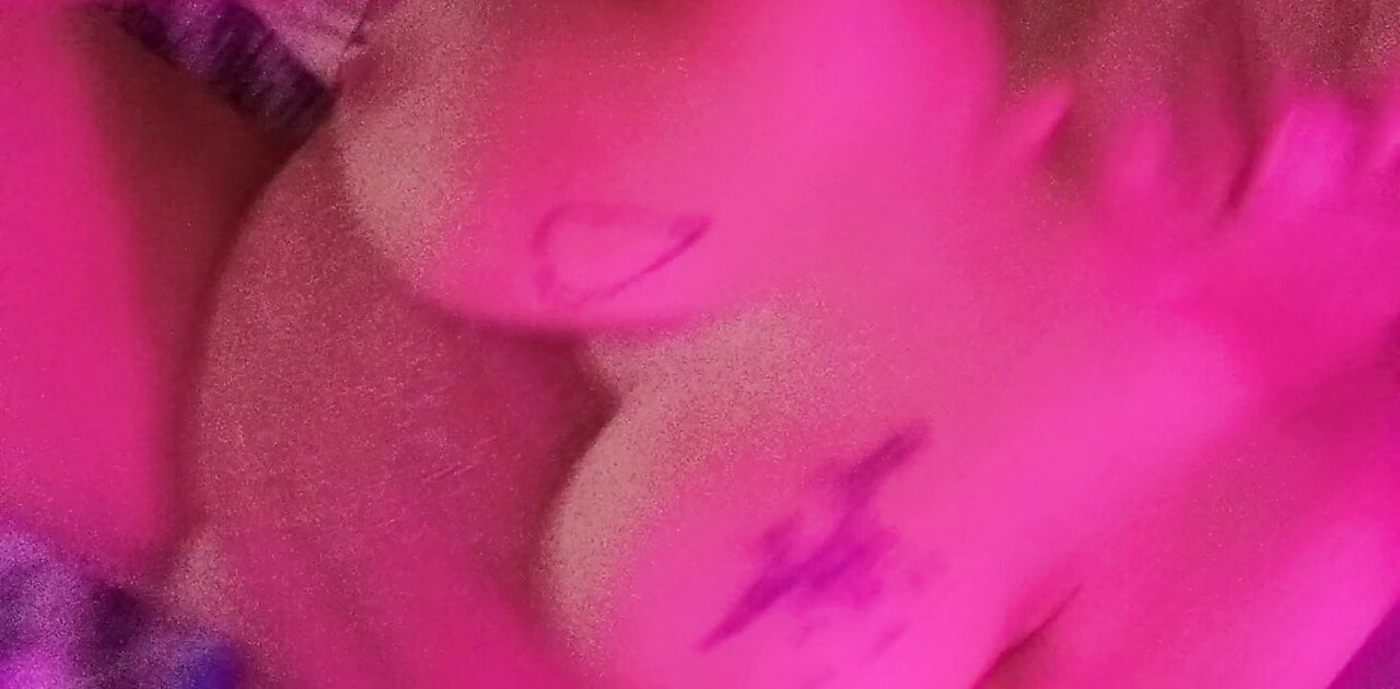 HeavenLee1982 rubs her picture perfect pink pussy