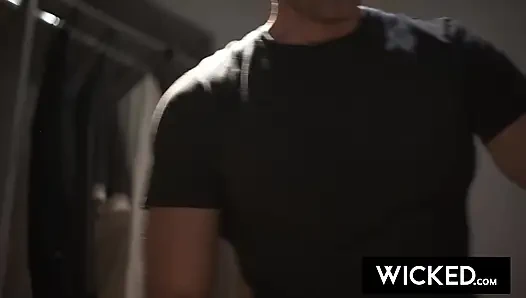 WICKED - Kimberly Kane брюнетку с большими сиськами трахнули жестко и глубоко