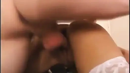 Amcığı tıraşlı seksi kız erkek arkadaşı tarafından sikiliyor