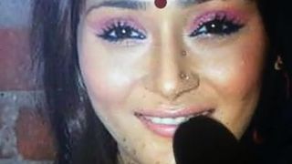 Sara Khan и сексуальный камшот на лицо