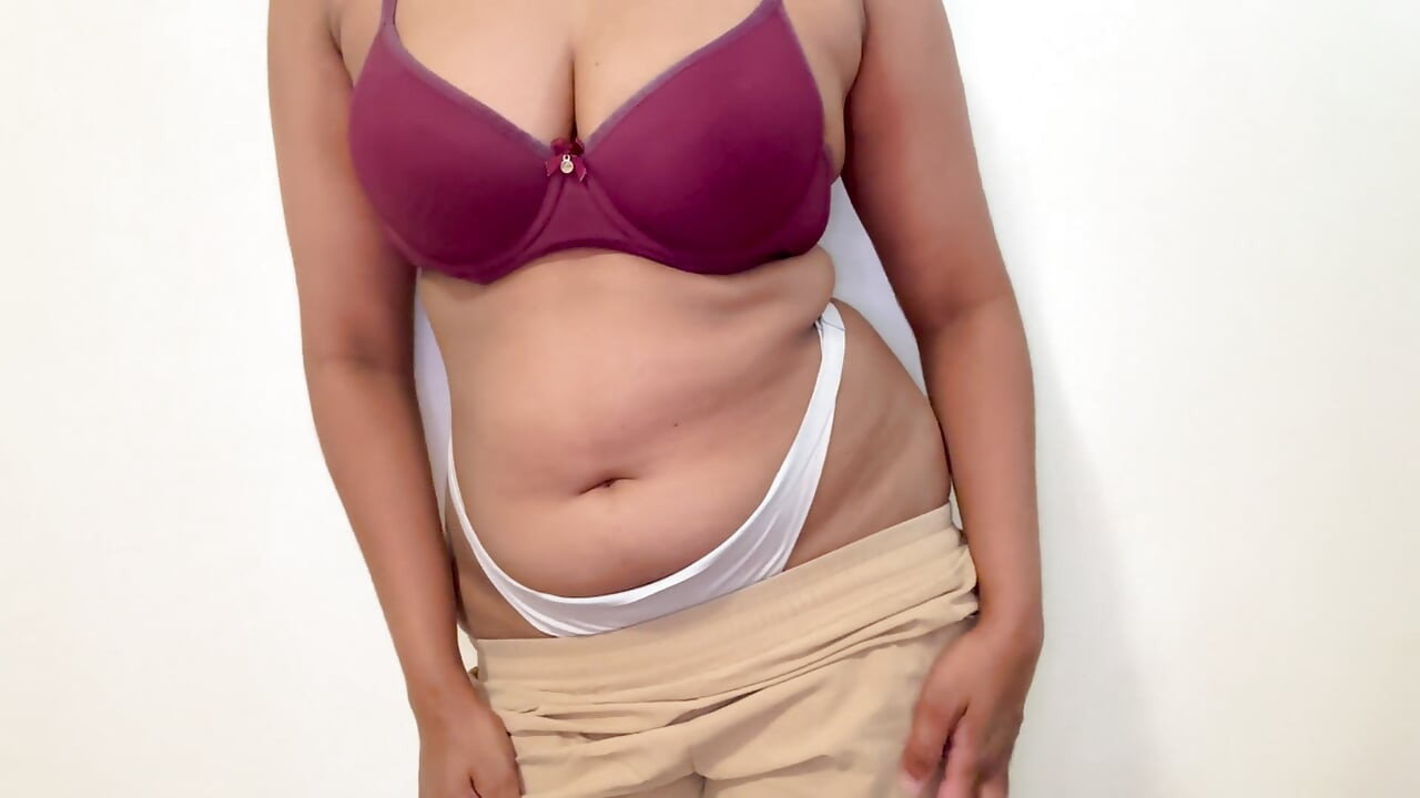 Desi college girl showing off her big boobies juicy pussy and ass anal show