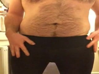 濡れて見えるレギンス