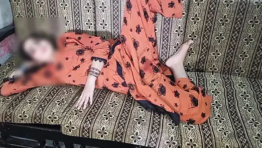 Memek sempit gadis sange india dengan toket besar ini dientot habis-habisan - rekaman seks