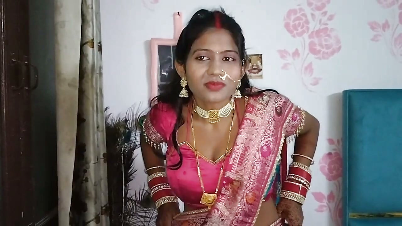 indiaans schoolmeisje nodigt haar vriend thuis uit en neukt met hem terwijl haar ouders er niet zijn