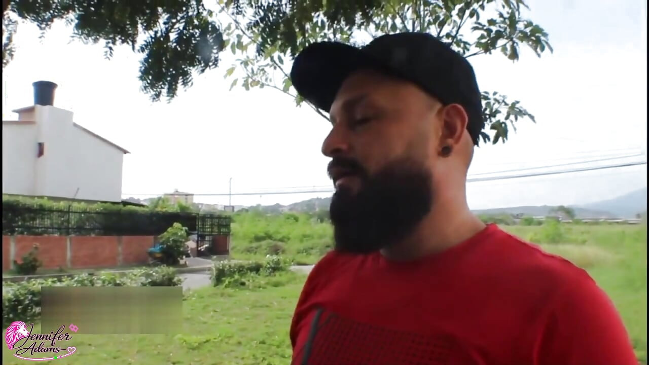 I get aroused by watching my stepsister doing squats and I ask her to have sex in secret if she doesn't want me to give away her secret