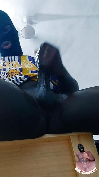 Horny Huge BBC Dick Lakers Teenage Player Needs Some Pussy