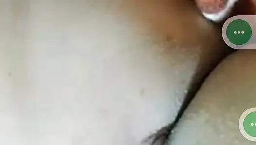 Jede nacht machen wir für unseren befriedigten video-sexanruf