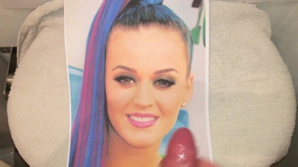 Katy Perry huldigt