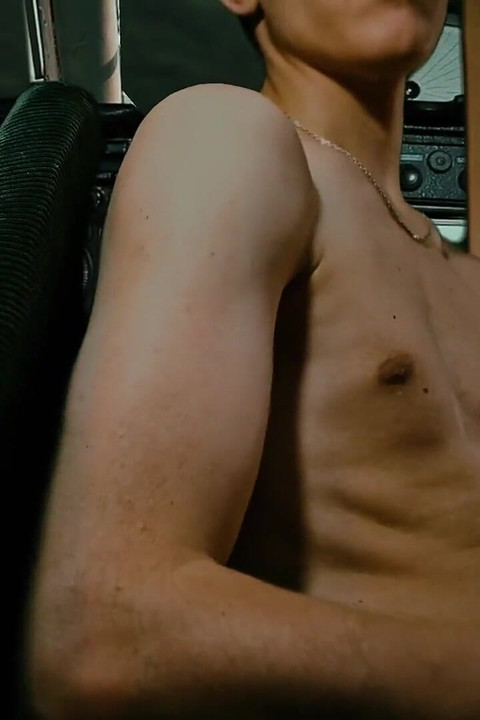 นักบินเครื่องบินฟุ้งซ่านเพื่อเย็ดสุดฮอต