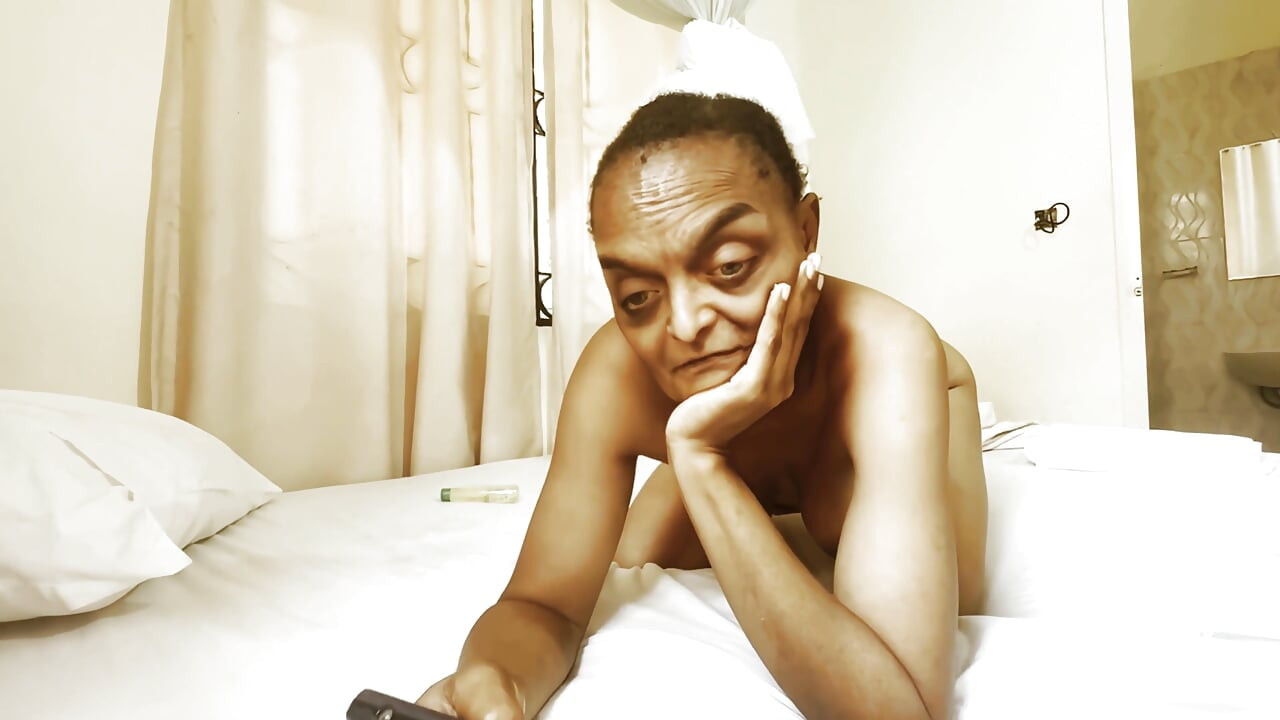 おい、俺はお前の継祖母のアナルを抱いたんだ