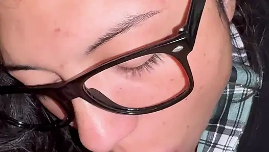 Er betrügt mich und wirft mich aus, um mich zu ficken