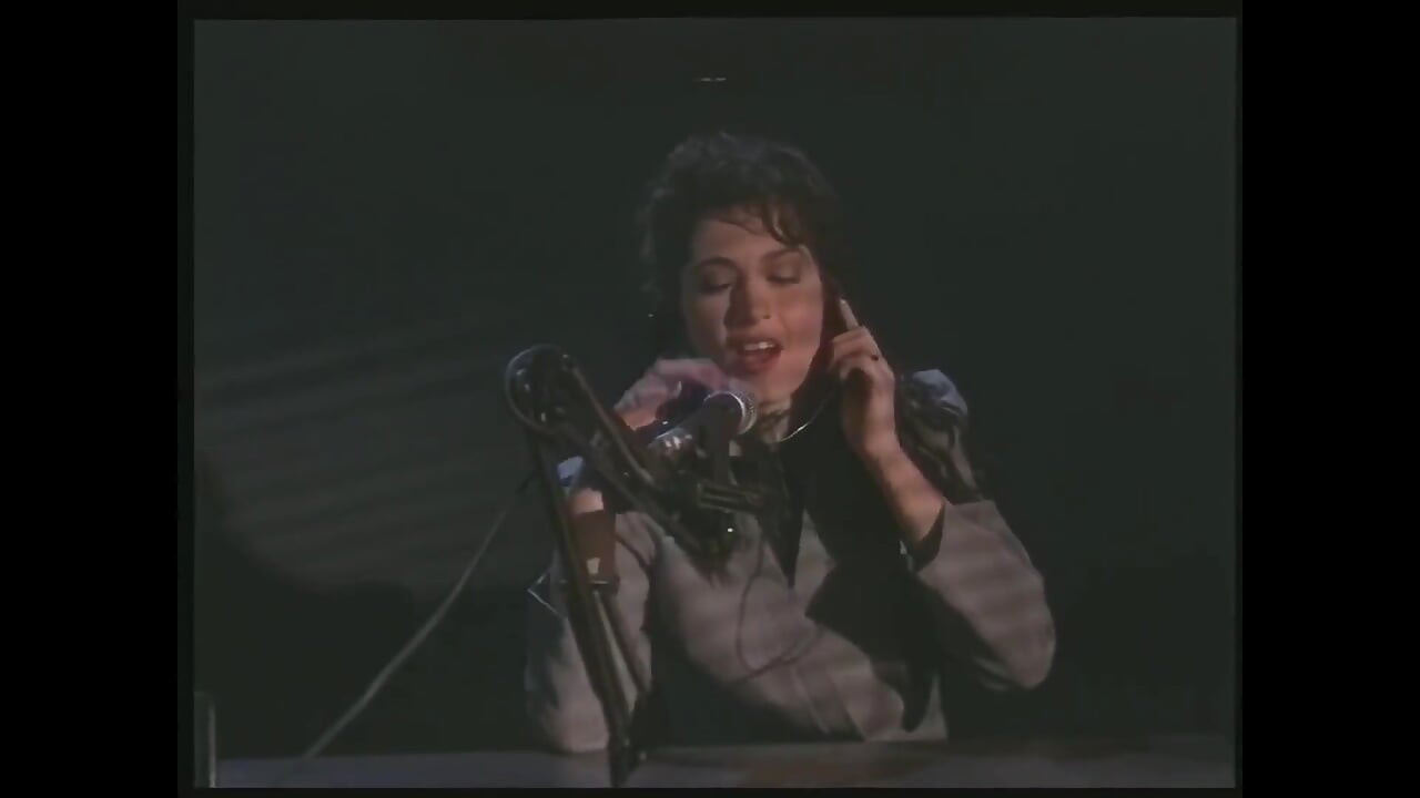 Trío caliente para dos chicas cachondas compartiendo una polla dura