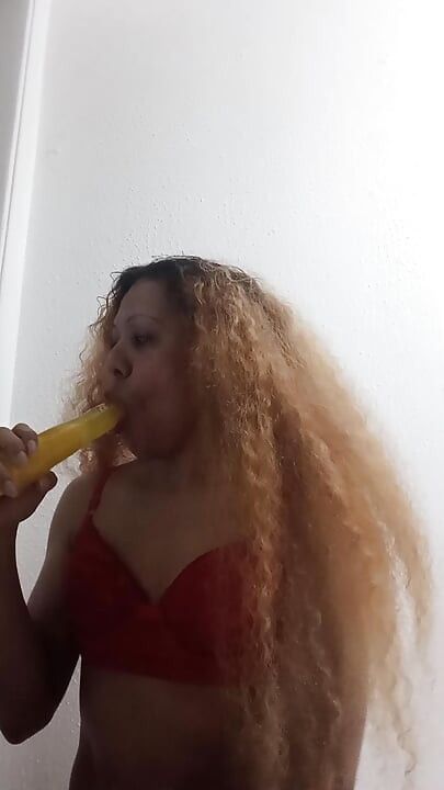 Fétiche pour les cheveux pubiens naturels et le gros clitoris 11