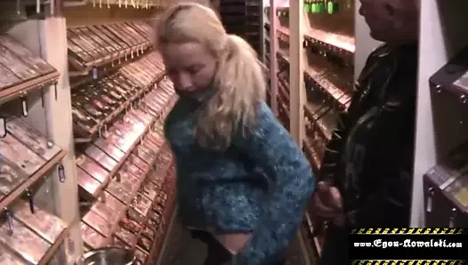 Slut lets herself be fucked in the porn cinema