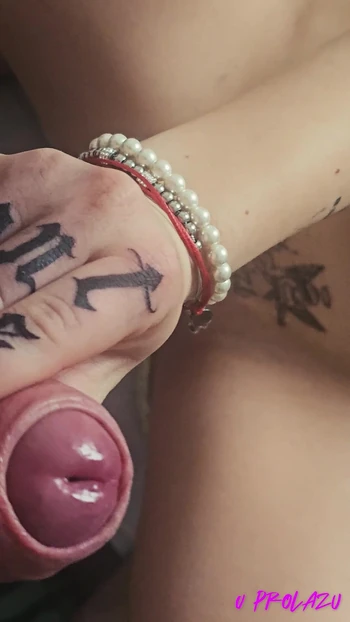 Horny pretty girl loves big dick🤯