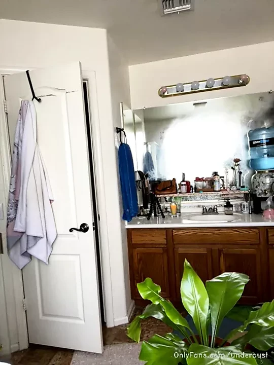 Underbust Shower
