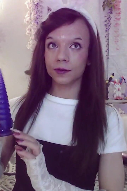 Bunny Femboy Sluškinja Razvaljuje Svoju Usku Čudovišnom Igračkom!!