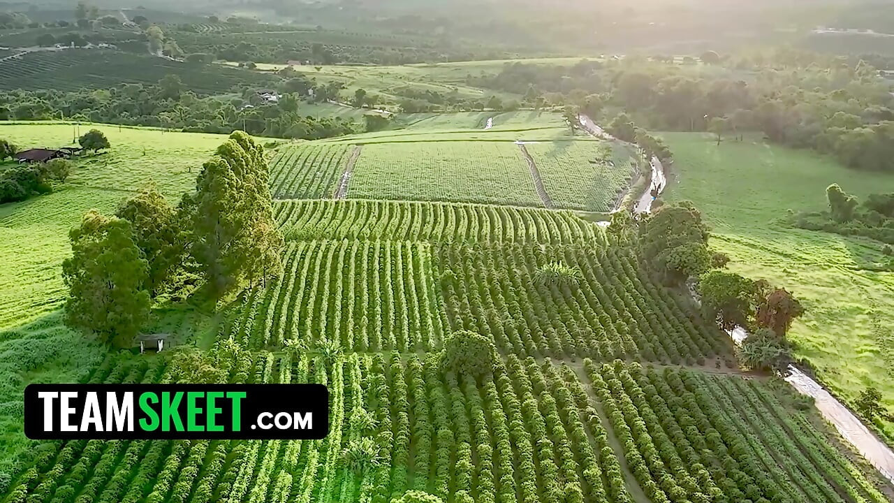 Si blonde kecil dapat treler diisi