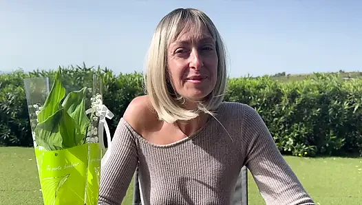 Lena, Tours'dan 40 yaşındaki MILF!