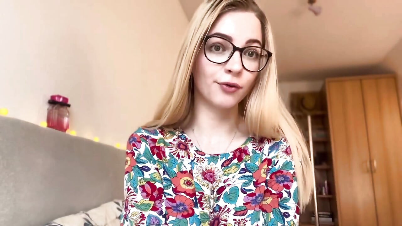 2 Main Signs a Man Is a Submissive Beta (without Coming Out)