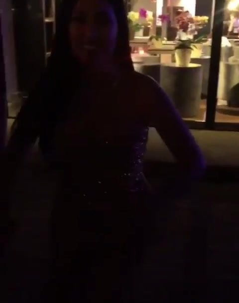 Simaria sertaneja exibindo o bucetao delicioso