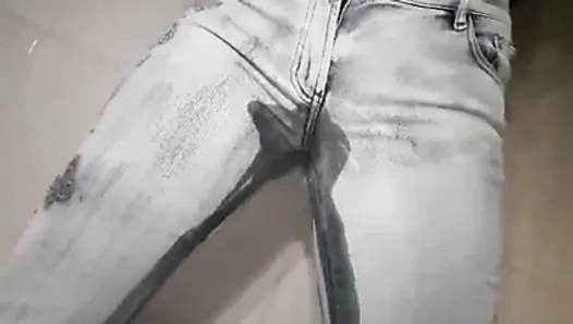 Hungarian Roni piss in grey jeans