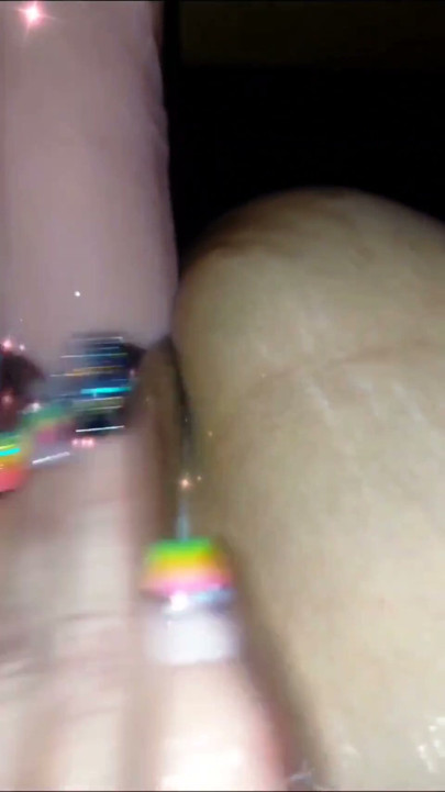 Video mío cogiendo un consolador monstruo de 9 pulgadas en perrito | Clip 1