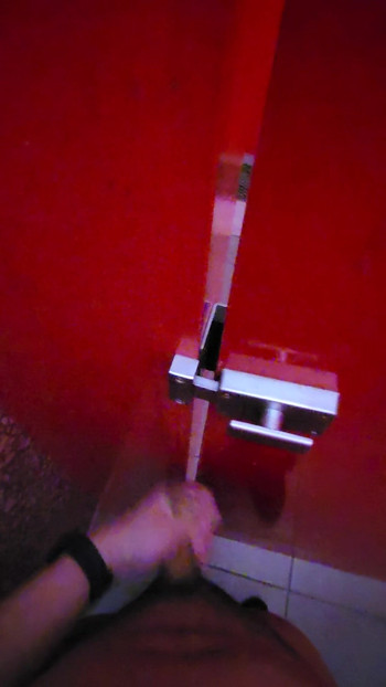 红色小妞与大间隙撸撸 - 第2部分