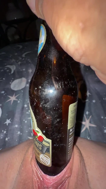 MILF’s needy pussy with a bottle and a cheeky schlop and pop at the end
