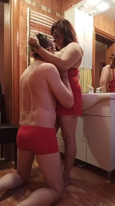 Hubby kisses and licks boobs of his pregnant wife