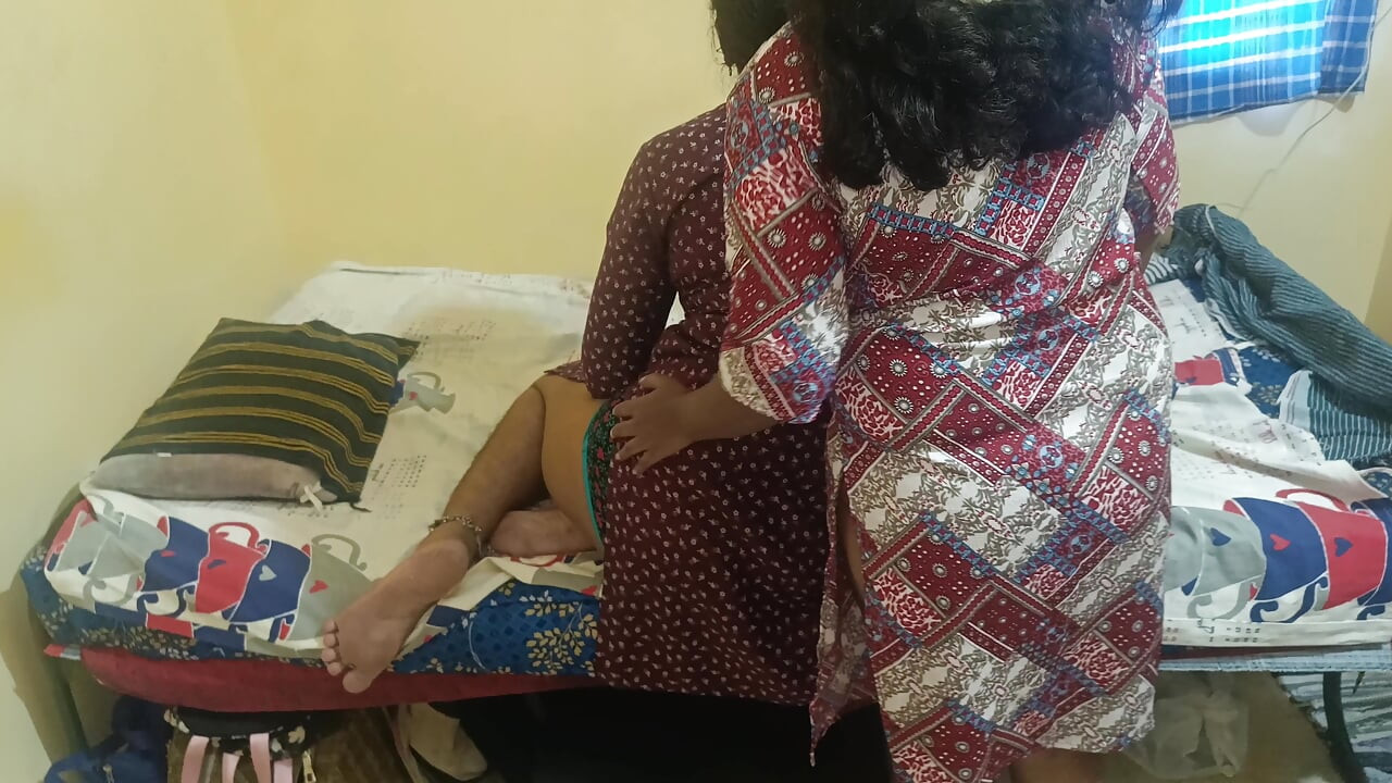 Femmes mariées, sexe lesbien avec leur demi-sœur