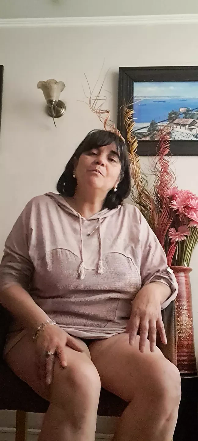 Stepson’s friend wants to see my mature pussy for the second time