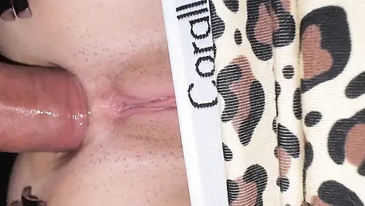 Anal pertamaku - ayah tiri ngentot pantatku untuk pertama kalinya (tambahkan aku telanjang gratis)