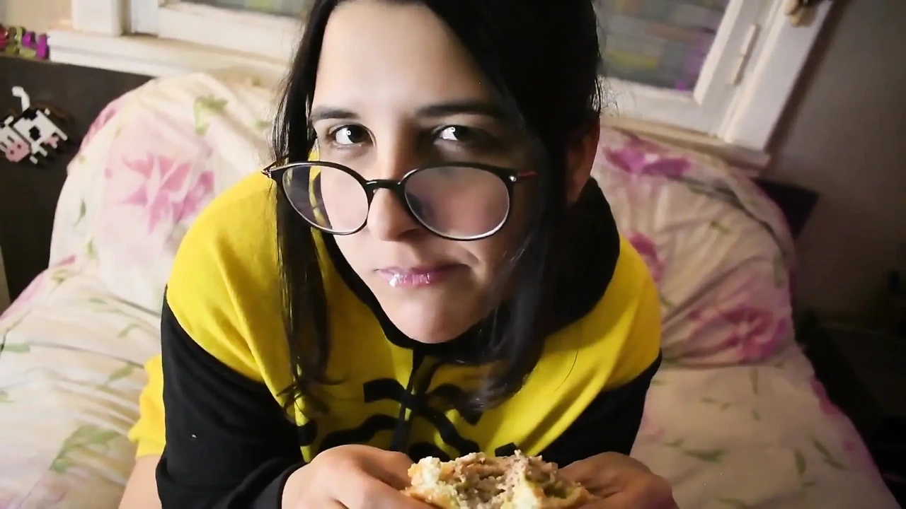 JOI Wanking at Me While Eating a Burger – Bunny Looner