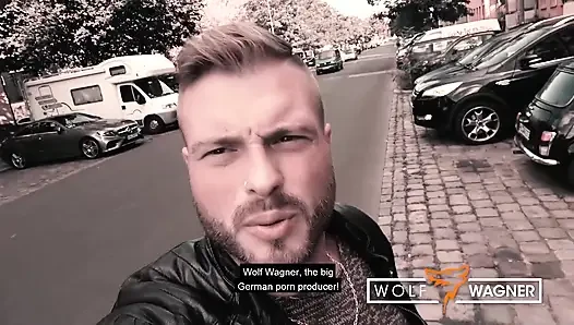 Кевин Уайт и HarleenVan Hynten пошли далеко во время их секса на улице в Берлине! WolfWagner