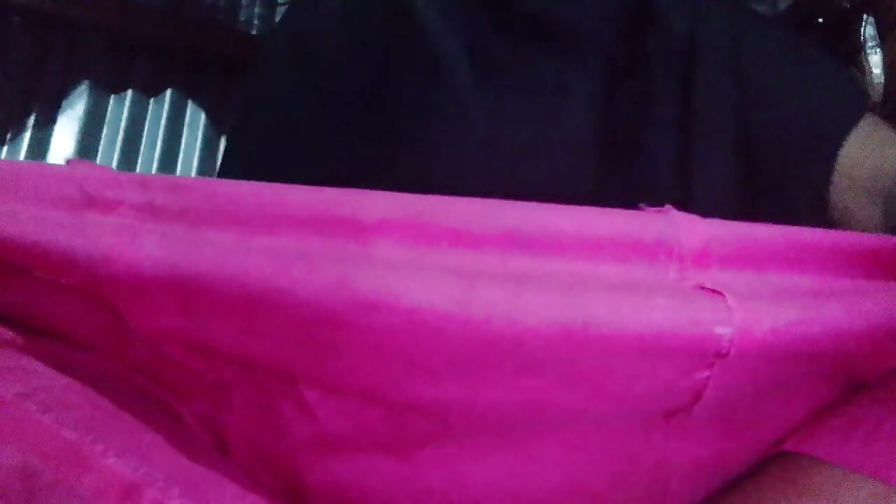 tô cheia de leitinho na bunda. Quem quer pegar?
