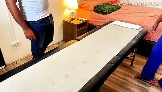 Massage with an unexpected happy ending - Risky Cum