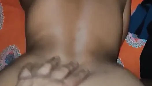 Pantat seksi gadis india lagi asik dientot