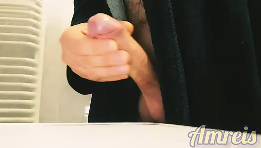Fuck! Hard cock and tight balls require orgasm. Quick dad jerking off.