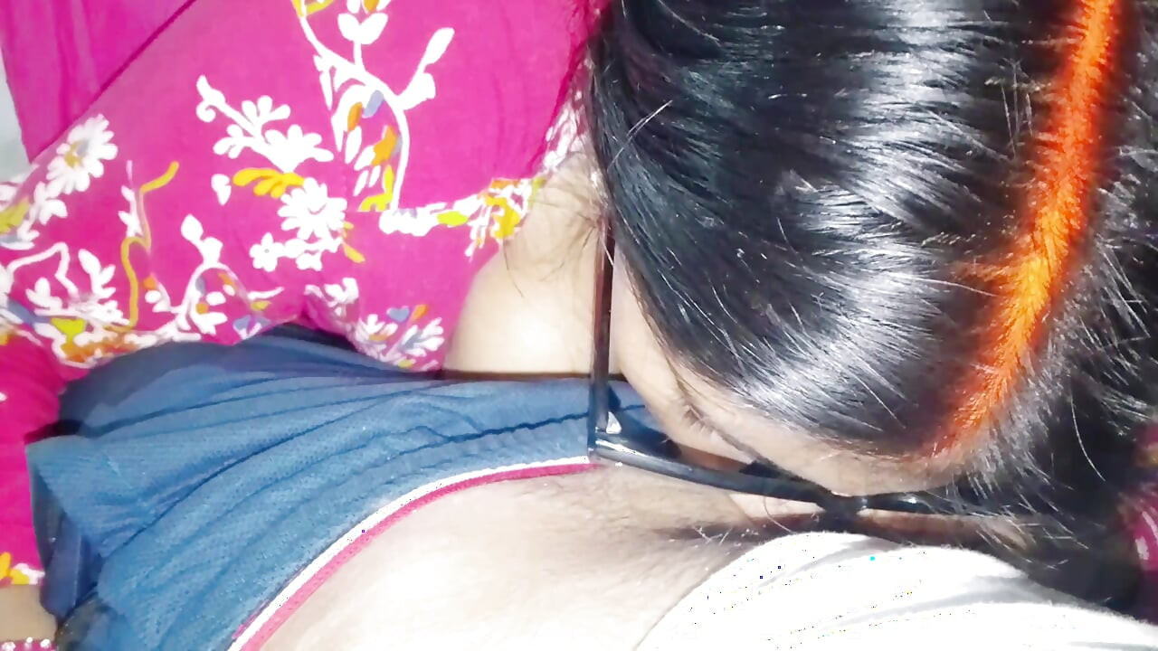Newlywed sister-in-law brother-in-law's penis got water out of her hand, desi sexy video, sexy video, sex video.