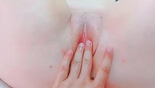 Waxing memekku biarin aku ngentot memeknya