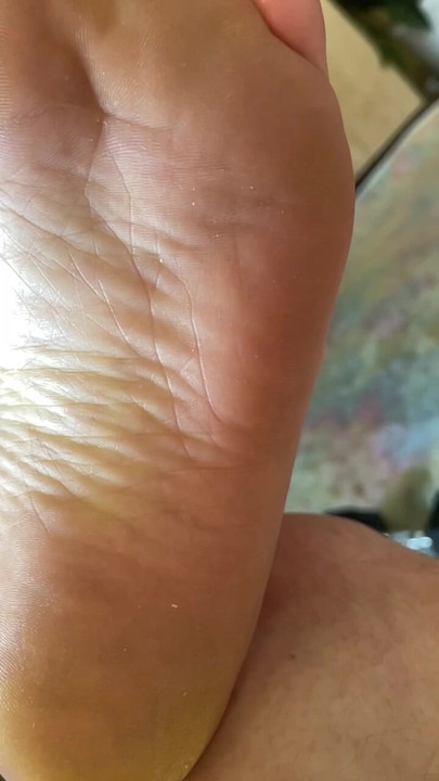 My feet - for true connoisseurs of splendid men's feet
