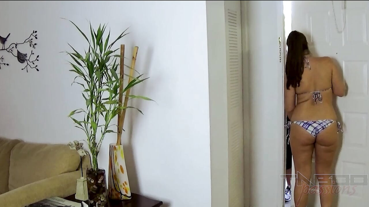 Big Ass Bikini MILF Madisin Lee Fucking after Car Wash